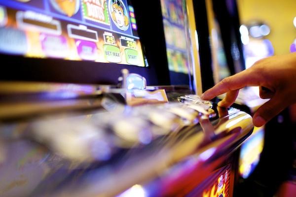 Dipendenza da gioco d’azzardo: sintomi e cura