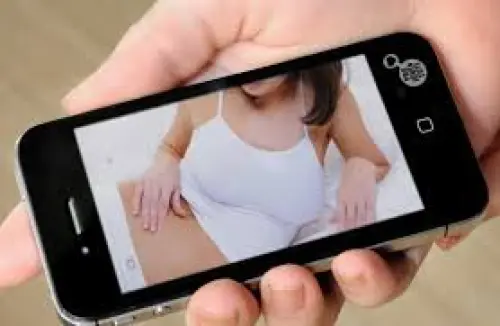 Il 15% degli adolescenti dice di aver fatto sexting