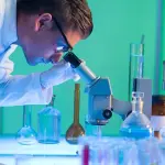 L’urina può contenere la chiave della tua vera età